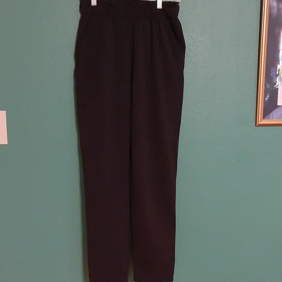 Lululemon Bundle - Jet Pants and On the Fly Pants - Picture 7 of 10